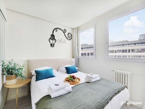 Photo de la galerie de l'établissement Charming apartment - 2BR 6P - Faubourg-du-Roule, à Paris