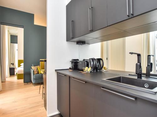 Photo de la galerie de l'établissement Luxurious apartment - 6P- Madeleine St Honoré - 1D, à Paris