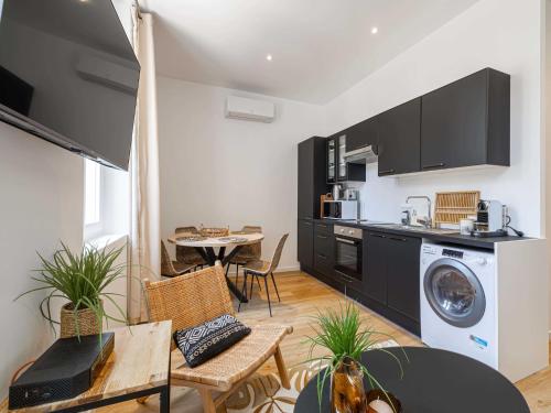 Photo de la galerie de l'établissement Nice decorated apartment - near Croisette - 1BR 4p, à Cannes