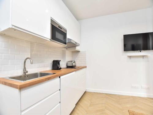 Photo de la galerie de l'établissement Magnificent apartment - 1BR 4P - Ste Marguerite, à Paris