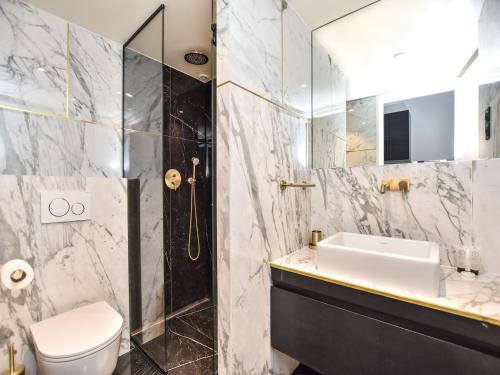 Photo de la galerie de l'établissement Luxurious apartment - 4P- Madeleine St Honoré - 2G, à Paris