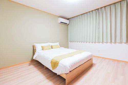 Family Retreat in Namba 160 M square upto 16 pax w Kids