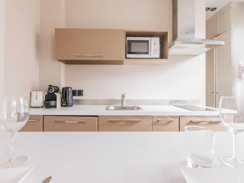 Photo de la galerie de l'établissement Magnificent apartment - 1BR 4P - Saint-Lazare, à Paris