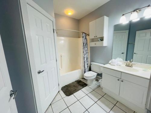 Koupelna v ubytování First floor gorgeous condo in Myrtle Beach