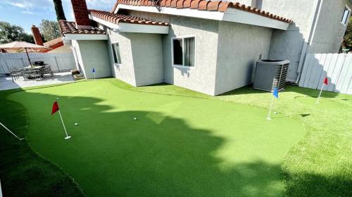 Fotografie z fotogalerie ubytování Cactus Casino with game room next to Yaamava Casino v destinaci Highland