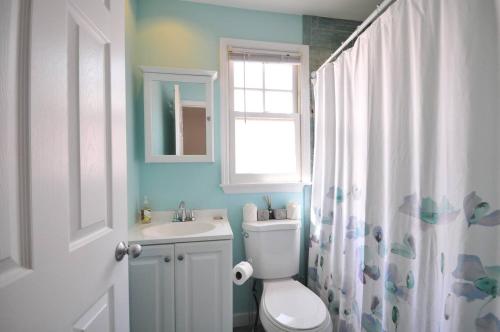 Ένα μπάνιο στο Joan's Caribbean Hideaway