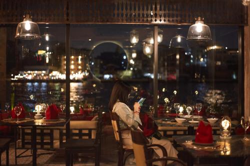 Επισκέπτες που μένουν στο Amdaeng Bangkok Riverside Hotel