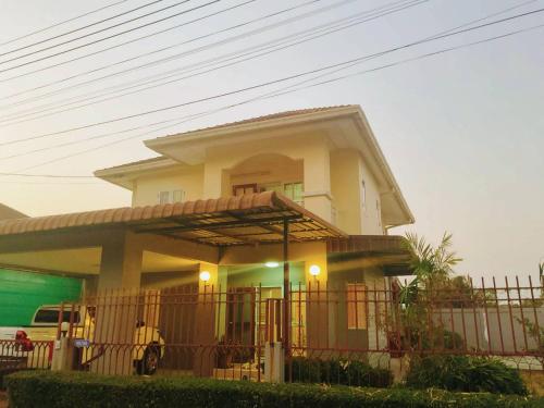 Bangunan di mana terletaknya rumah percutian