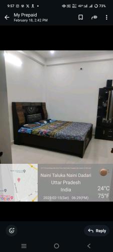 Una foto de una cama en una habitación en IT wala Mahakumbh, en Chheonki