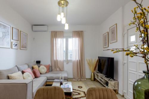 Televisyen dan/atau pusat hiburan di Live and Chill Apartment