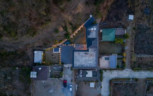 Άποψη από ψηλά του SaffronStays Glass Forest