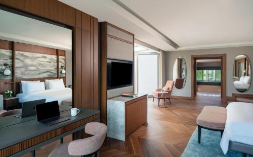 Rixos Sungate - The Land of Legends Accessにあるテレビまたはエンターテインメントセンター