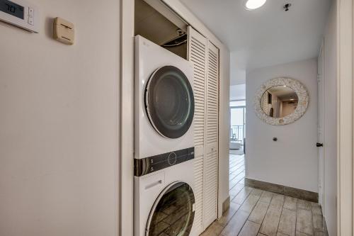マートルビーチにあるOceanfront Condo in Myrtle Beach on AR 5th Floorのギャラリーの写真