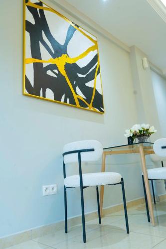 Φωτογραφία από το άλμπουμ του La Maison H 001 σε Γιαουντέ