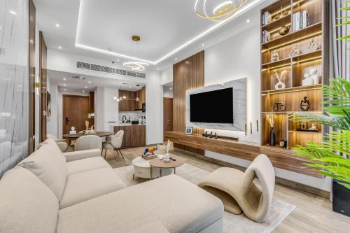 Burj Khalifa & Canal Views at Mayfair Tower in business bay - Luxurious 1BDR Apartment