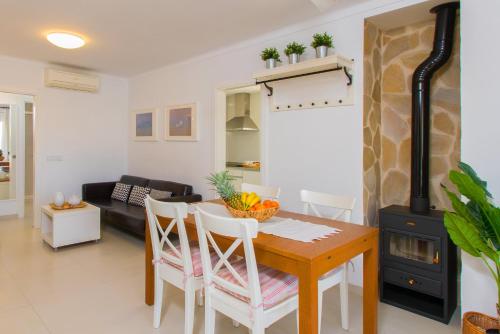 C140 Pine Beach by Mallorca Villa Selection