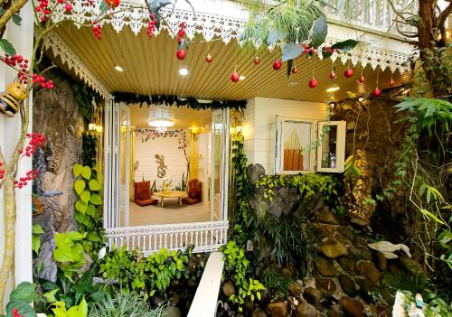 Zahrada ubytování Biệt Thự cao cấp Lâu Đài Nhỏ Đà Lạt - Little Castle Da Lat Villa