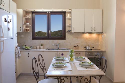 Η κουζίνα ή μικρή κουζίνα στο Kores Villas