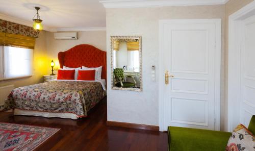 İstanbul Bosphorus Hotel Symbolaにあるベッド