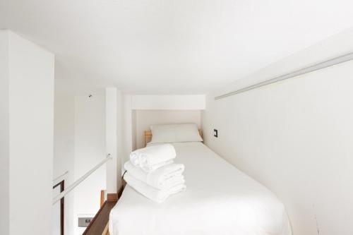 GuestHost - Studio APT with WIFI & AC- Milano Calvairate