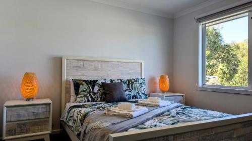 Ένα ή περισσότερα κρεβάτια σε δωμάτιο στο Modern comfort and luxury close to the beach