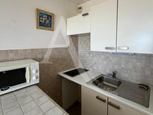 Studio cabine avec parking, face a la mer