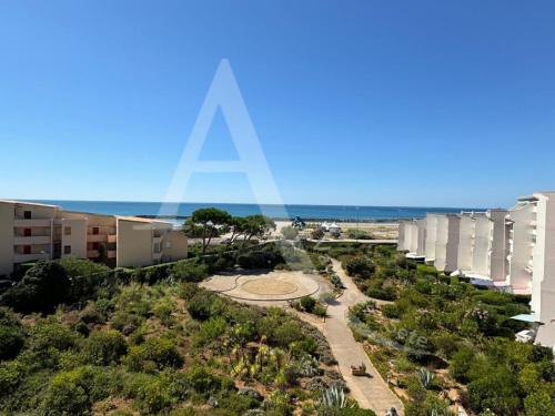 Studio cabine avec parking, face a la mer