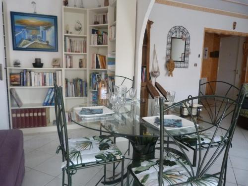 Au centre du Pradet et à 15 mn à pied des plages