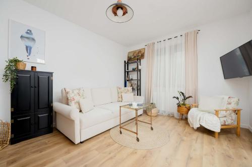 Apartment with Parking and Garden near the PGE Stadium in Warsaw by Noclegi Renters