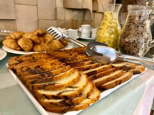 Comida en o cerca de este hotel