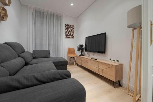 Apartamento reformado con encanto junto a la playa Zurriola, en Donostia - San Sebastián