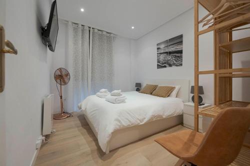 Apartamento reformado con encanto junto a la playa Zurriola, en Donostia - San Sebastián