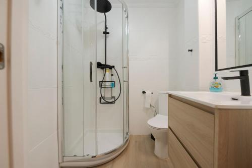 Apartamento reformado con encanto junto a la playa Zurriola, en Donostia - San Sebastián