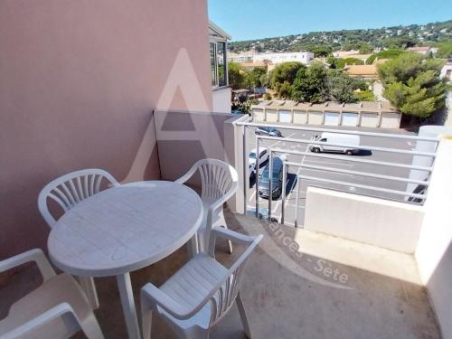 Studio avec terrasse a 2 min des plages a pied