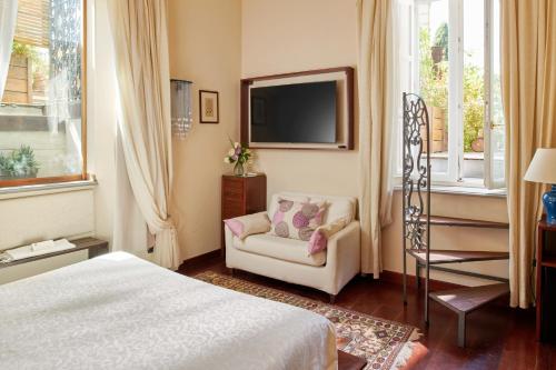 Palm Gallery Hotel