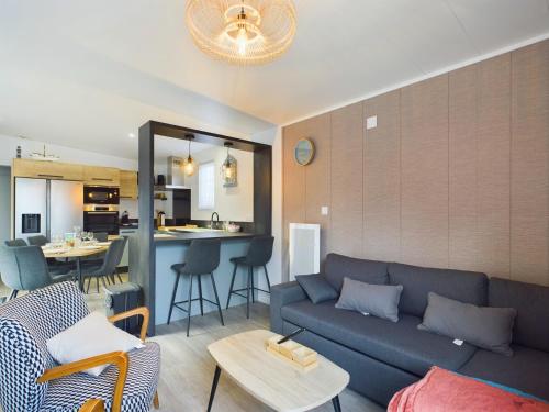 Joli chalet pour 6, piscine chauffée à l'année