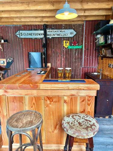 Ο χώρος του lounge ή του μπαρ στο Red Sheds Villa Portarlington