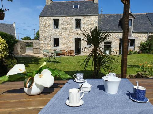 Jolie maison en pierre avec grand jardin pour 6