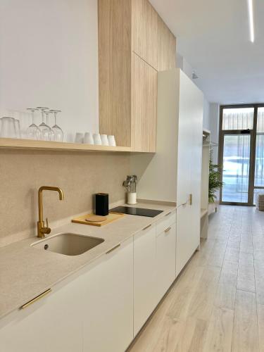 Anelsa Suites Serranos 1