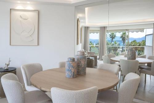 REF 2012 - Cannes Croisette - Apartment to rent sea view