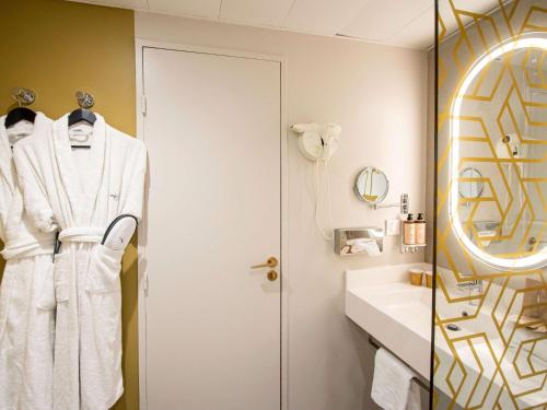 Koupelna v ubytování Mercure Honfleur