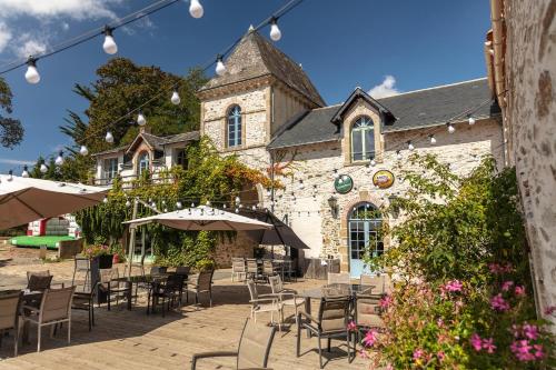 Photo de la galerie de l'établissement Camping Château La Forêt, à Saint-Julien-des-Landes