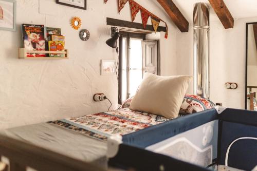 Letto o letti in una camera di La Vallicuerra - Alojamientos Rurales