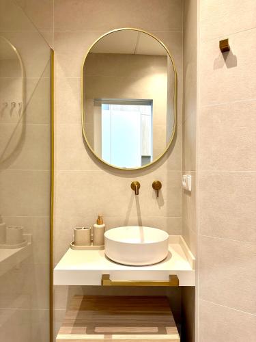 Anelsa Suites Serranos 1