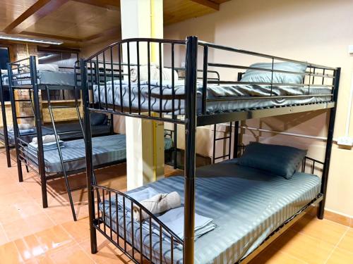 Palanda nebo palandy na pokoji v ubytování Chang Hostel Patong Phuket