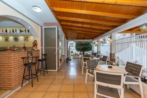 Restaurace v ubytování Hotel Albania