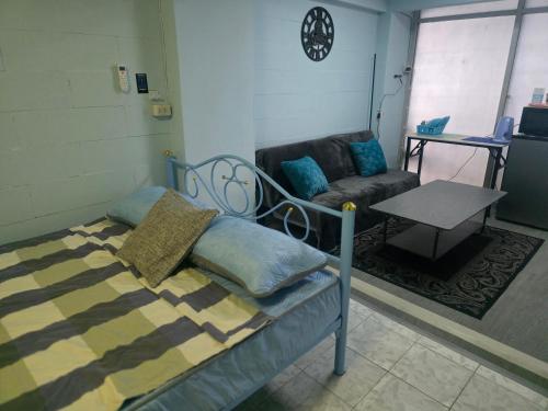 Χώρος καθιστικού στο Beautiful Studio 107 Apartment with nice living room with WiFi
