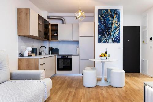 Arena Luxe Retreat, FREE Parking