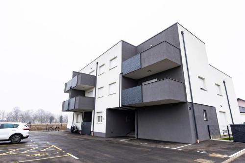 Arena Luxe Retreat, FREE Parking