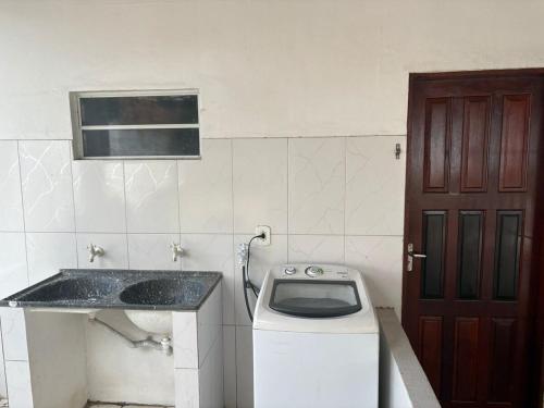 Kuchyň nebo kuchyňský kout v ubytování Large and comfortable house